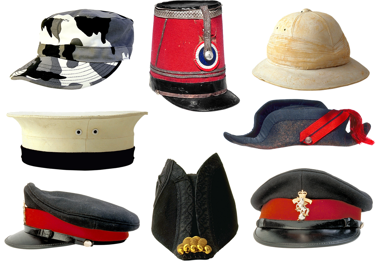 Wojskowe nakrycia głowy - hełmy i czapki